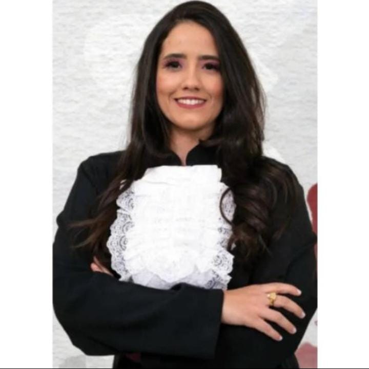 Dra. Julia Carneiro dos Santos, cirurgiã-dentista